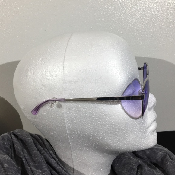 Trendy Heart shaped Sunglasses - Picture 4 of 4